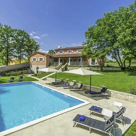 Sleeps 11 Pool Air Con Wifi * Modrusani