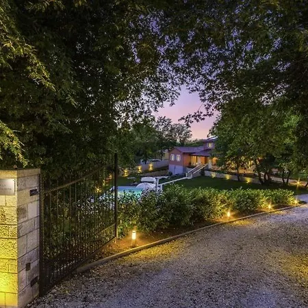 Sleeps 11 Pool Air Con Wifi Vila