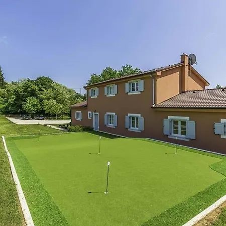 Sleeps 11 Pool Air Con Wifi